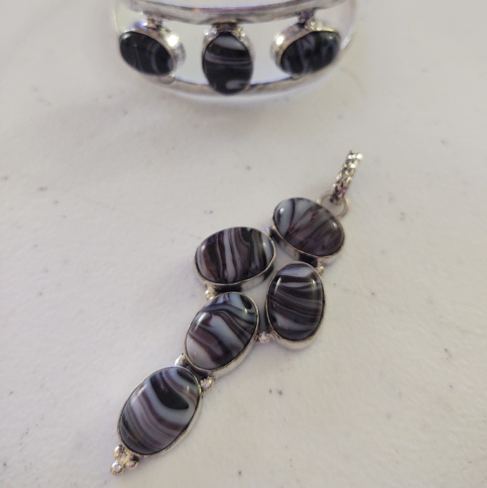 Reduced 🌹Agate Pendant & Cuff Bracelet